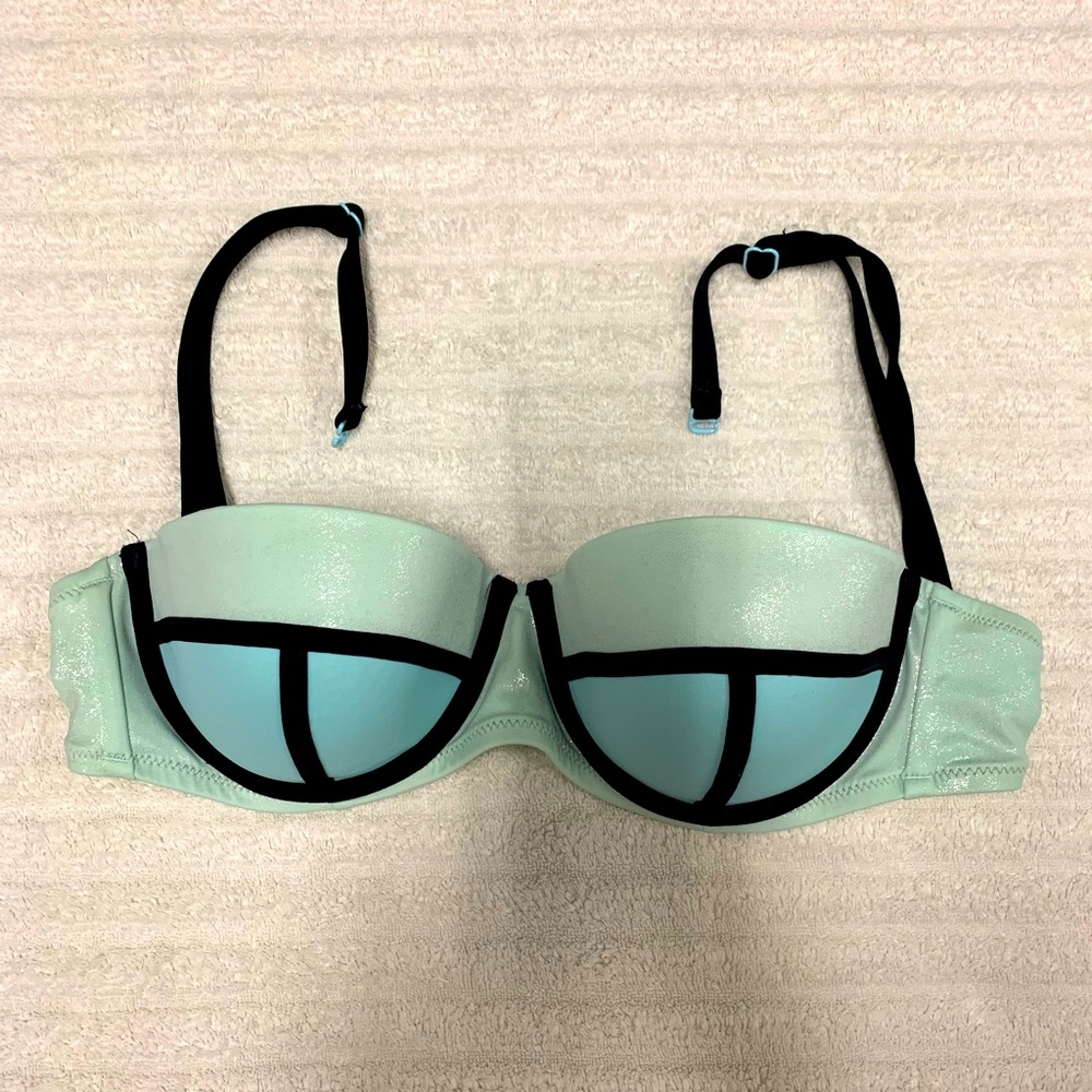Victoria’s Secret bikini top